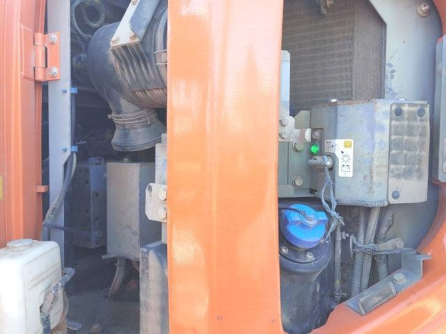 Excavadora de cadenas Hitachi ZX 135 US-6: foto 8