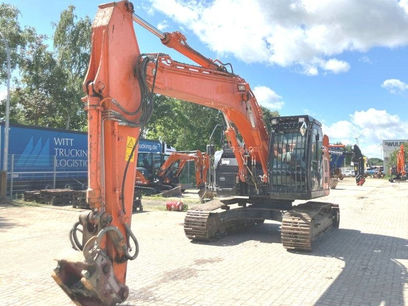 Hitachi ZX 225 US LC-6 - Excavadora de cadenas: foto 2 Hitachi ZX 225 US LC-6 - Excavadora de cadenas: foto 2