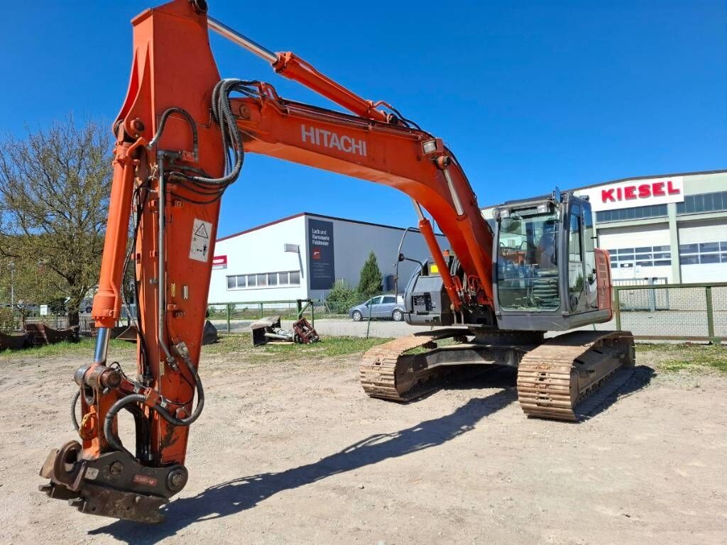 Hitachi ZX 225 USLC-3 - Excavadora de cadenas: foto 2 Hitachi ZX 225 USLC-3 - Excavadora de cadenas: foto 2