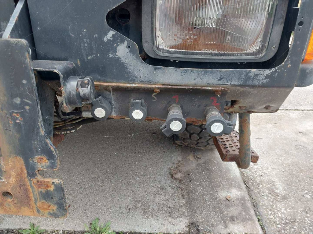 MAN LE 8.220 4x4 / Kran - Volquete camión, Camión grúa: foto 4 MAN LE 8.220 4x4 / Kran - Volquete camión, Camión grúa: foto 4