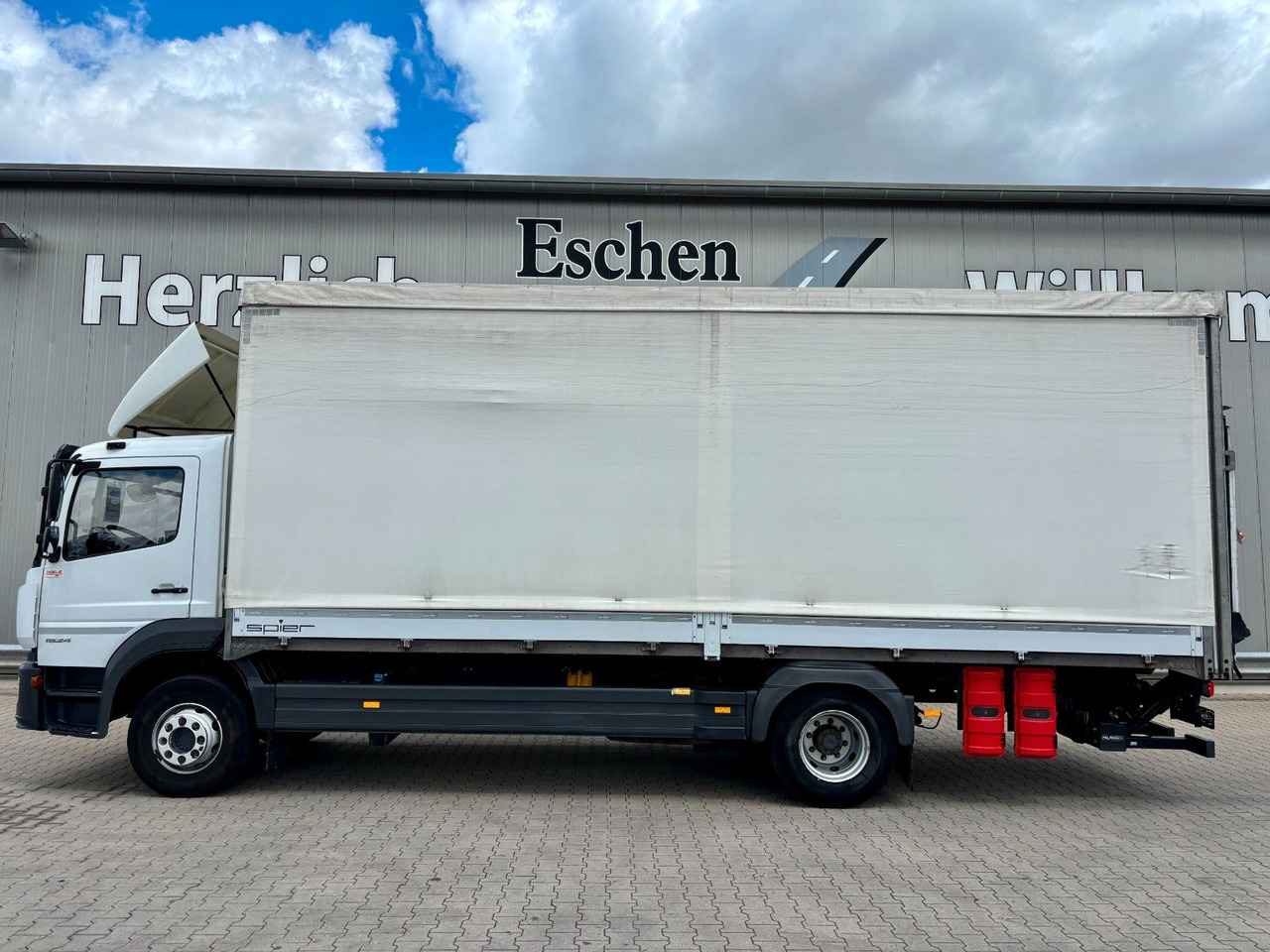 Mercedes-Benz Atego 1624 I 2,66m Höhe*Pritsche*Plane*LBW*AHK - Camión lona: foto 2 Mercedes-Benz Atego 1624 I 2,66m Höhe*Pritsche*Plane*LBW*AHK - Camión lona: foto 2