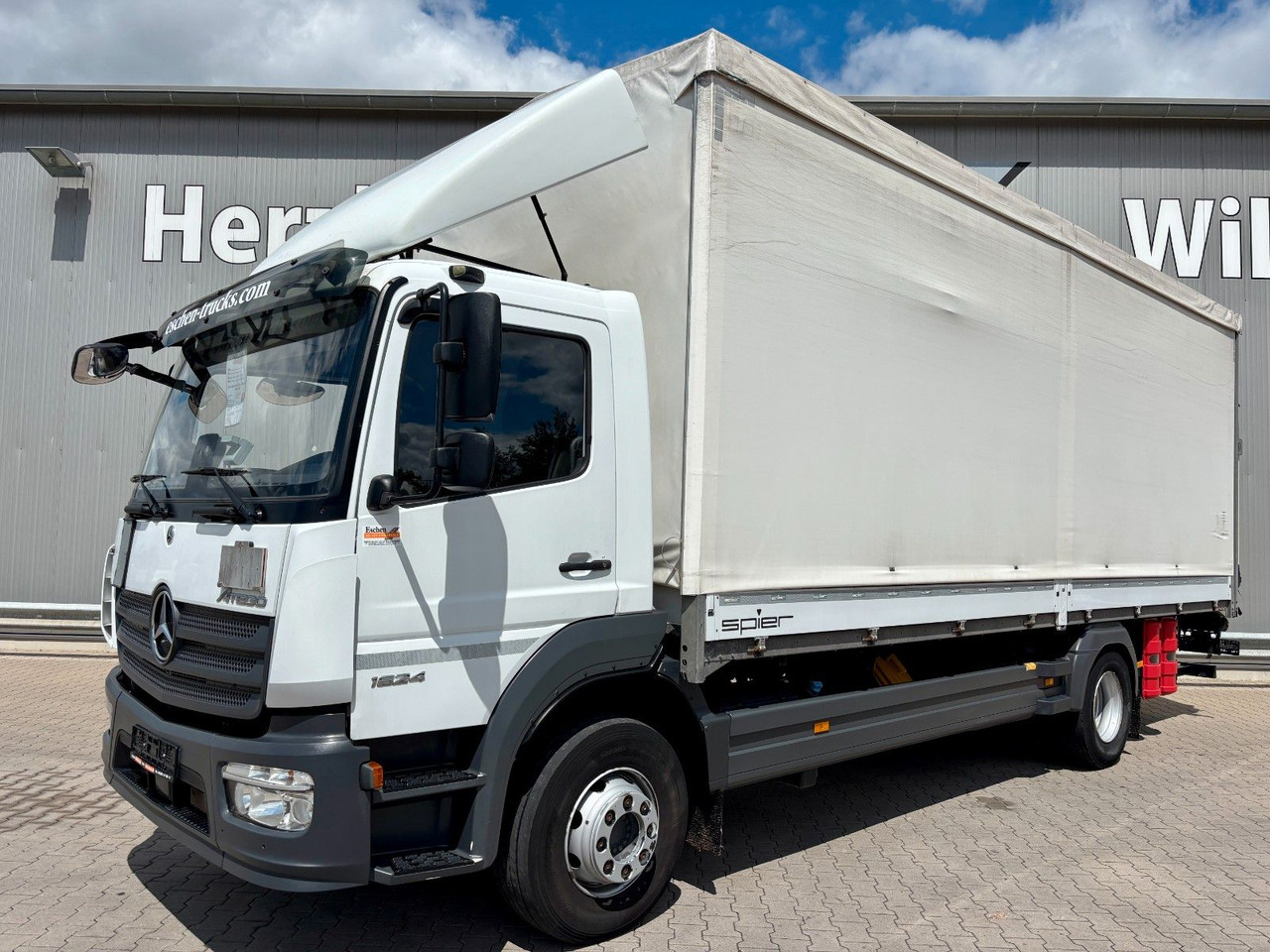 Mercedes-Benz Atego 1624 I 2,66m Höhe*Pritsche*Plane*LBW*AHK - Camión lona: foto 1 Mercedes-Benz Atego 1624 I 2,66m Höhe*Pritsche*Plane*LBW*AHK - Camión lona: foto 1