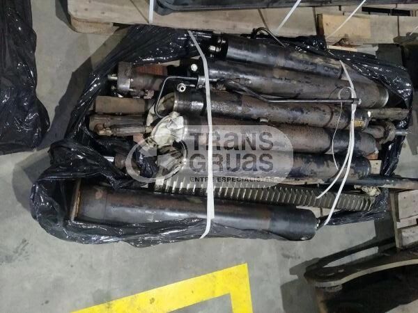 Grúa HIAB 225 E7 solo para recambios - Grúa para camión: foto 1 Grúa HIAB 225 E7 solo para recambios - Grúa para camión: foto 1