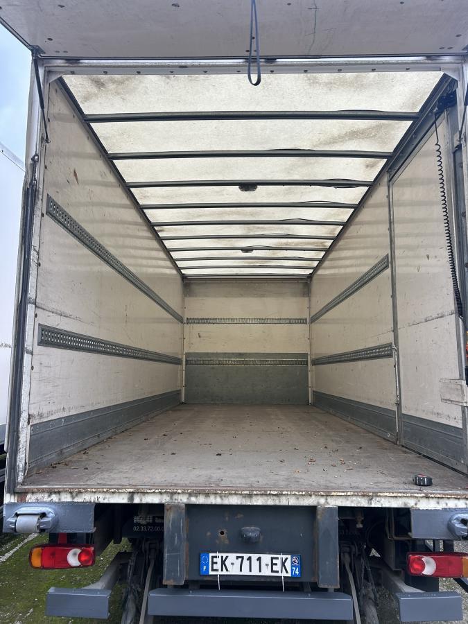 DAF LF 210 - Camión caja cerrada: foto 3 DAF LF 210 - Camión caja cerrada: foto 3