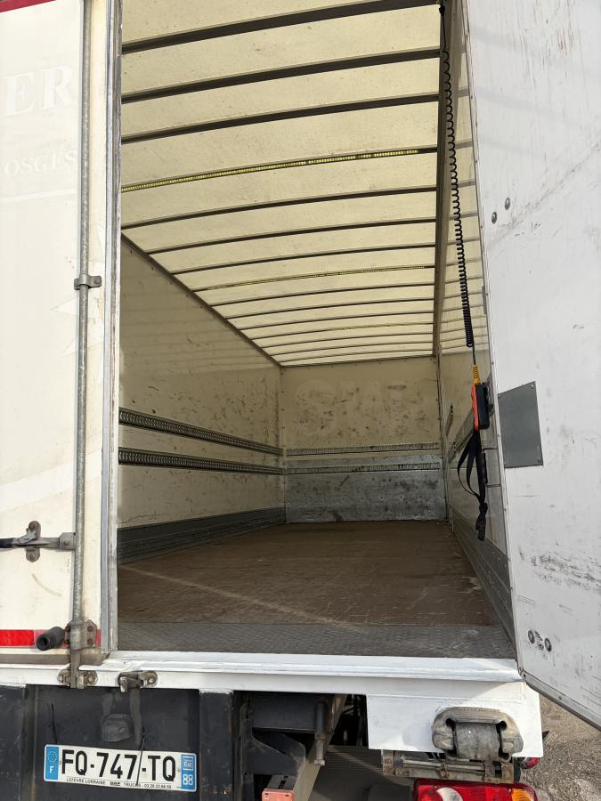 DAF LF 210 - Camión caja cerrada: foto 3 DAF LF 210 - Camión caja cerrada: foto 3