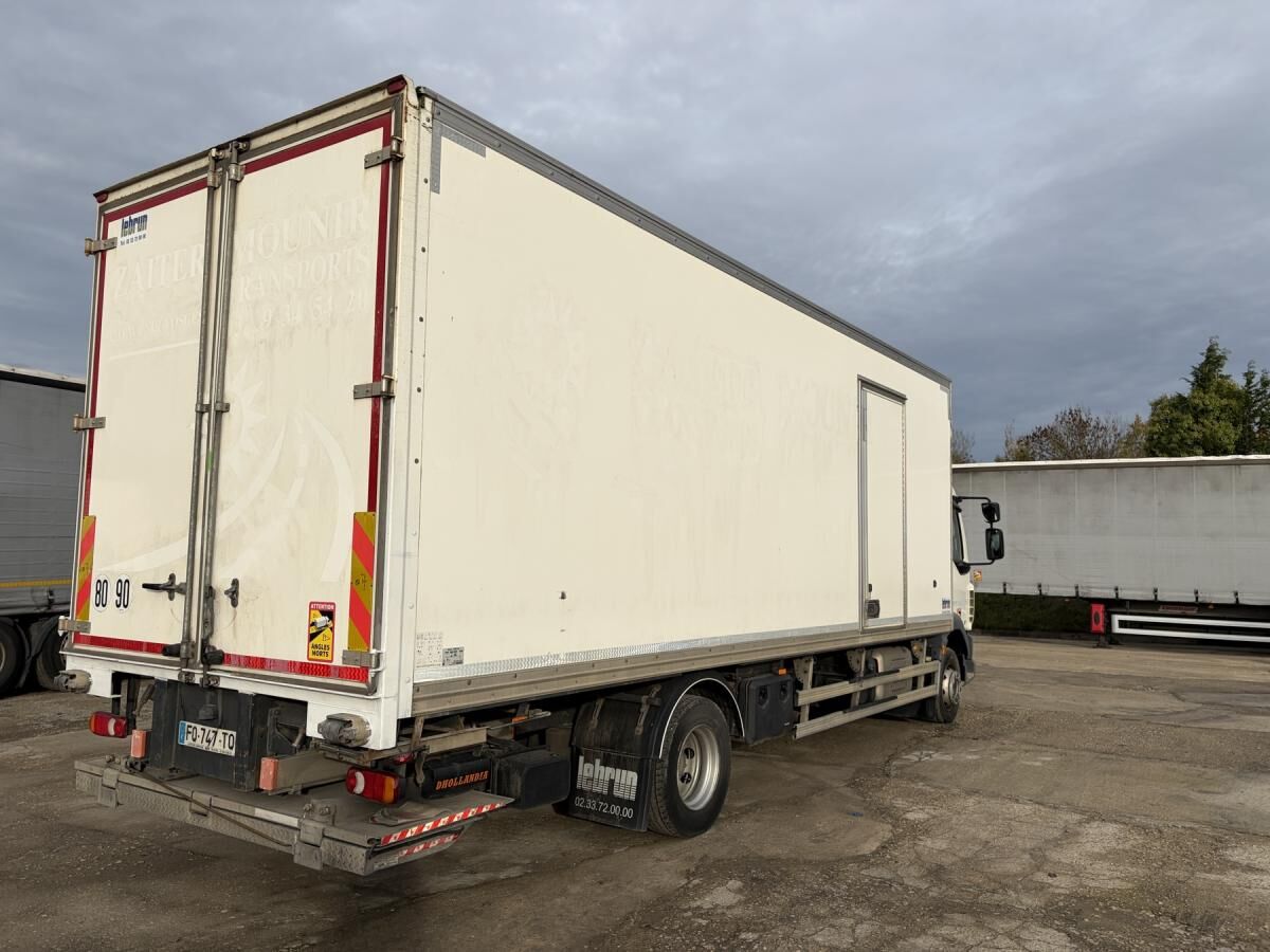 DAF LF 210 - Camión caja cerrada: foto 4 DAF LF 210 - Camión caja cerrada: foto 4