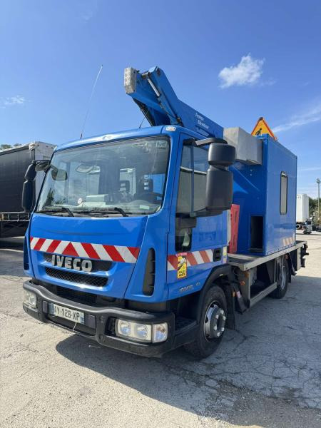 Camión con plataforma elevadora Iveco Eurocargo 100E18: foto 6