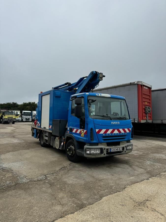 Iveco Eurocargo 100E19 - Camión con plataforma elevadora: foto 1 Iveco Eurocargo 100E19 - Camión con plataforma elevadora: foto 1