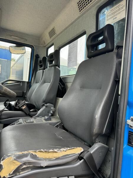 Iveco Eurocargo 100E19 - Camión con plataforma elevadora: foto 5 Iveco Eurocargo 100E19 - Camión con plataforma elevadora: foto 5
