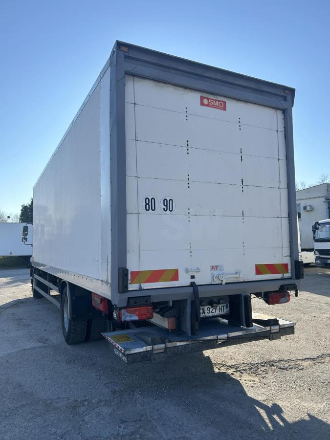 MAN TGM 18.250 - Camión caja cerrada: foto 2 MAN TGM 18.250 - Camión caja cerrada: foto 2