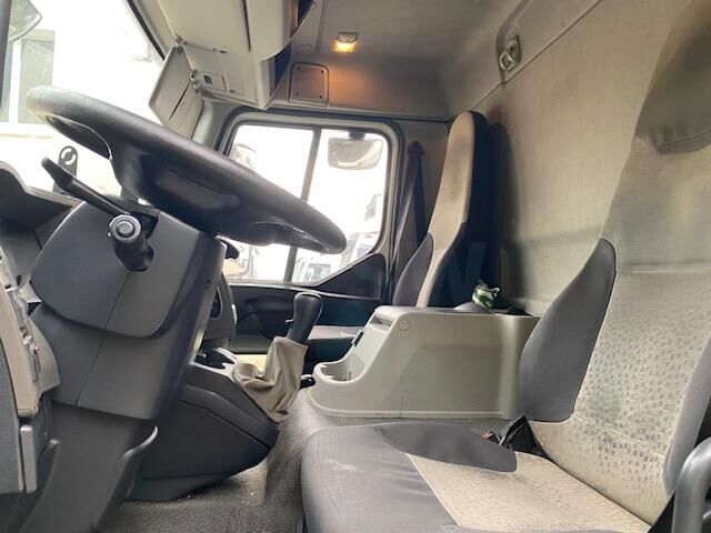 Renault Midlum 270 - Frigorífico camión: foto 5 Renault Midlum 270 - Frigorífico camión: foto 5
