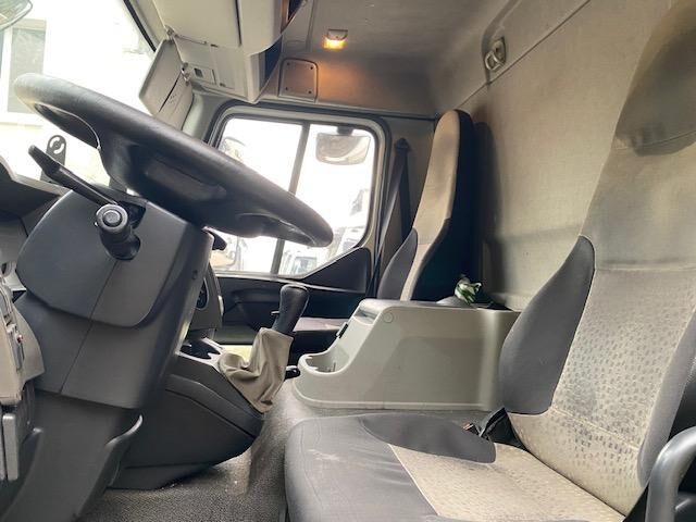 Renault Midlum 270 - Frigorífico camión: foto 4 Renault Midlum 270 - Frigorífico camión: foto 4