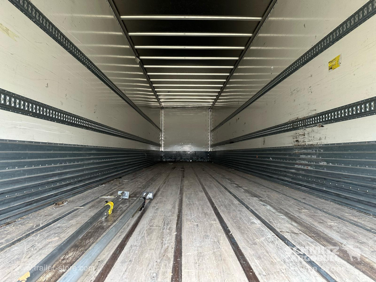 Caja cerrada semirremolque FRUEHAUF Dryfreight Standard Roller shutter door: foto 6