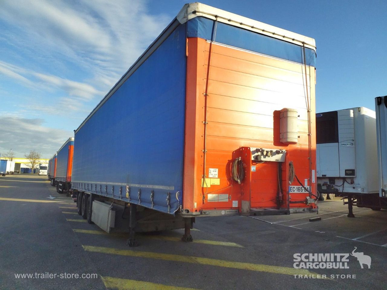 SCHMITZ Curtainsider Standard Taillift - Semirremolque lona: foto 1 SCHMITZ Curtainsider Standard Taillift - Semirremolque lona: foto 1