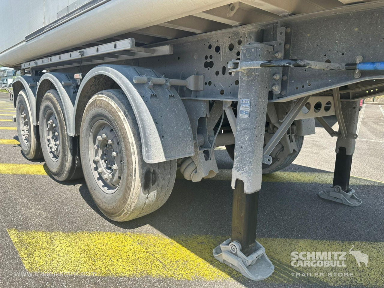 SCHMITZ Tipper Alu-square sided body 27m³ - Volquete semirremolque: foto 2 SCHMITZ Tipper Alu-square sided body 27m³ - Volquete semirremolque: foto 2