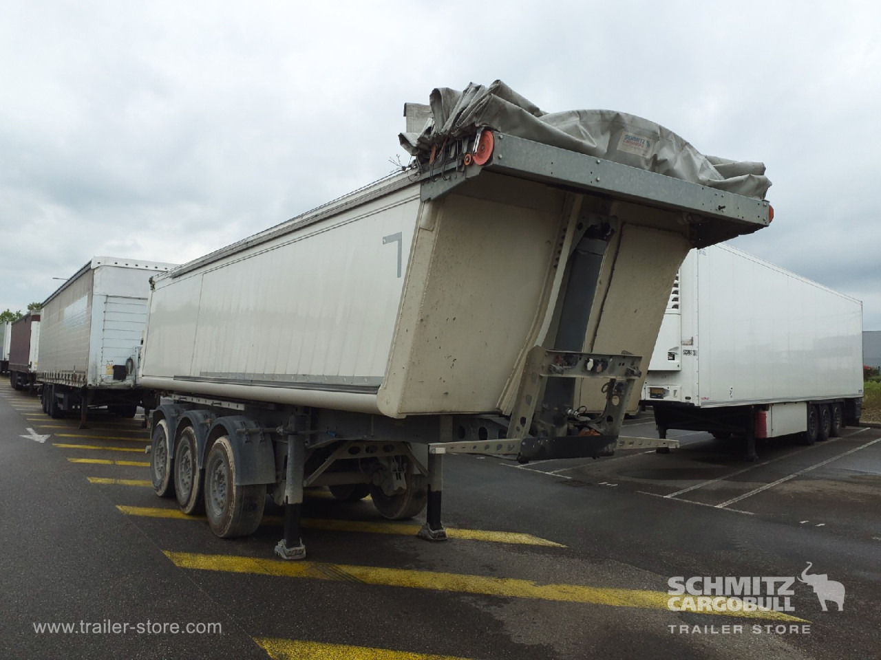 SCHMITZ Tipper Alu-square sided body 27m³ - Volquete semirremolque: foto 1 SCHMITZ Tipper Alu-square sided body 27m³ - Volquete semirremolque: foto 1