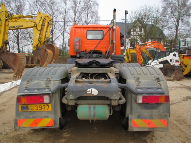 Cabeza tractora Scania 124C.420 6x4: foto 14