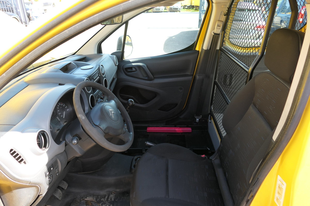 Furgoneta pequeña CITROEN Berlingo 16V HDI Niveau B L1 CoC PARKTRONIK 2xSC: foto 10