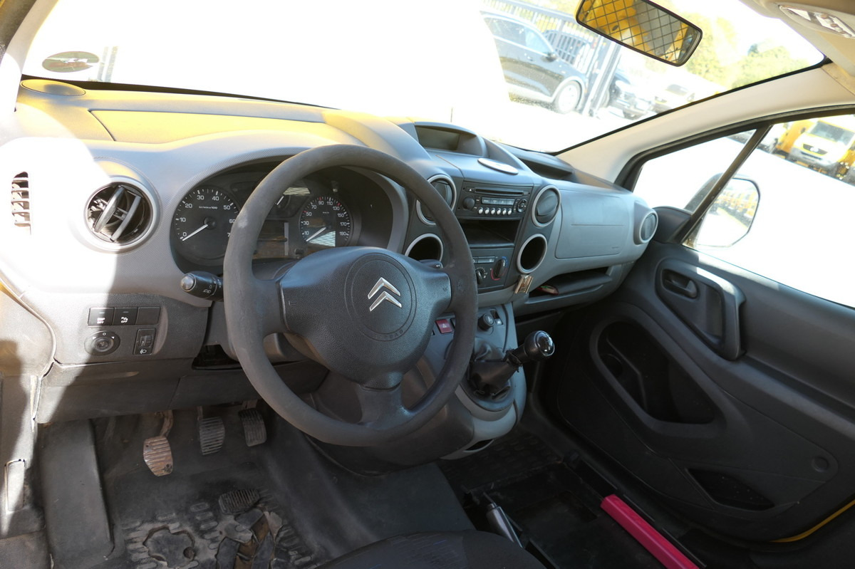 Furgoneta pequeña CITROEN Berlingo 16V HDI Niveau B L1 CoC PARKTRONIK 2xSC: foto 9