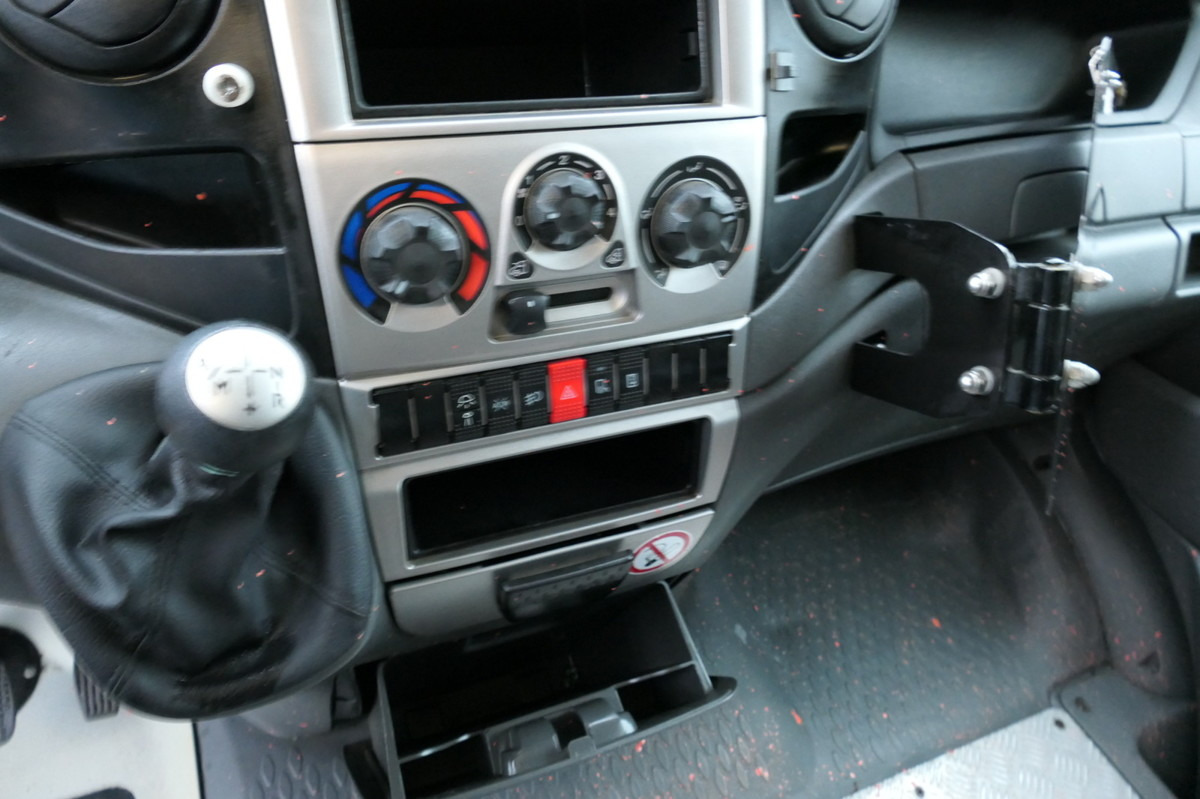 Furgoneta IVECO Daily 35 S11 C30C AUTOMATIK KAMERA MAXI Regale D: foto 14