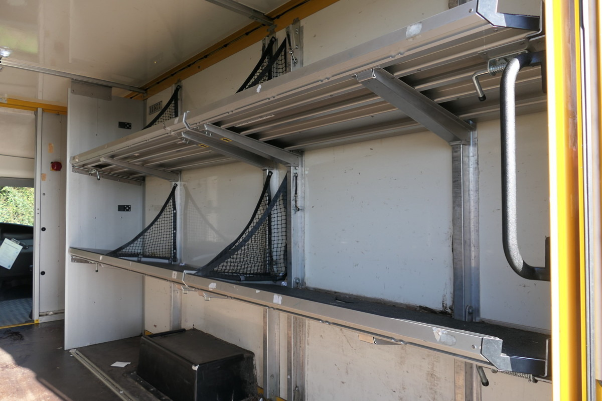 Furgoneta IVECO Daily 35 S11 C30C AUTOMATIK KAMERA Regale LUFT D: foto 8 Furgoneta IVECO Daily 35 S11 C30C AUTOMATIK KAMERA Regale LUFT D: foto 8