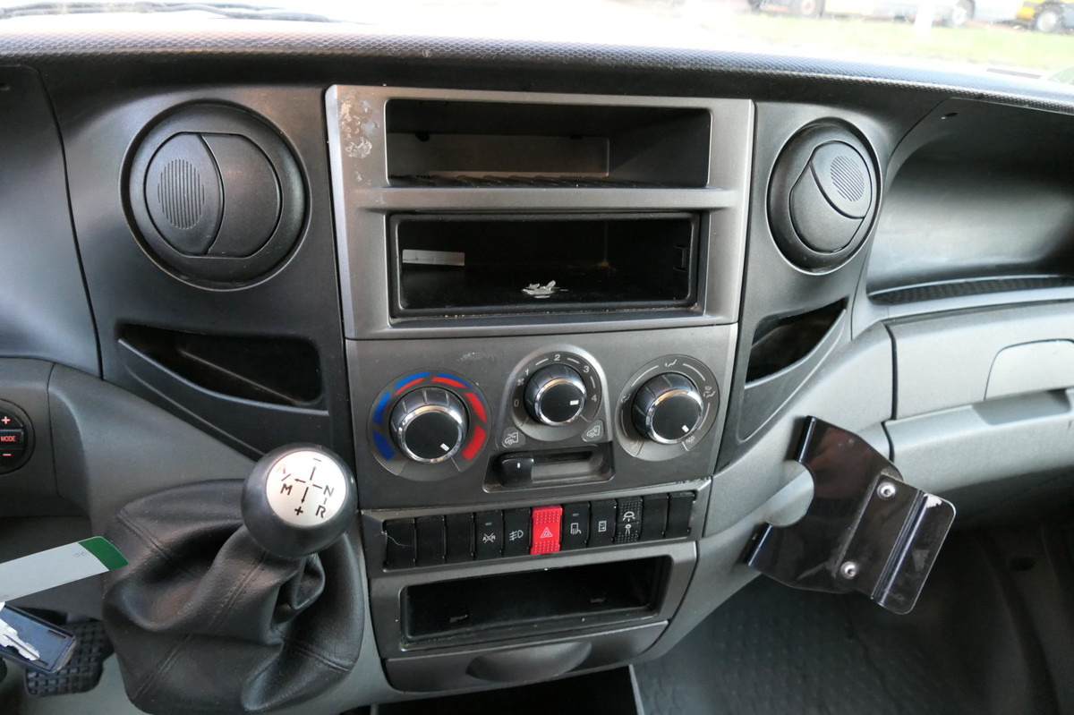 Furgoneta IVECO Daily 35 S11 C30C AUTOMATIK KAMERA Regale LUFT D: foto 10