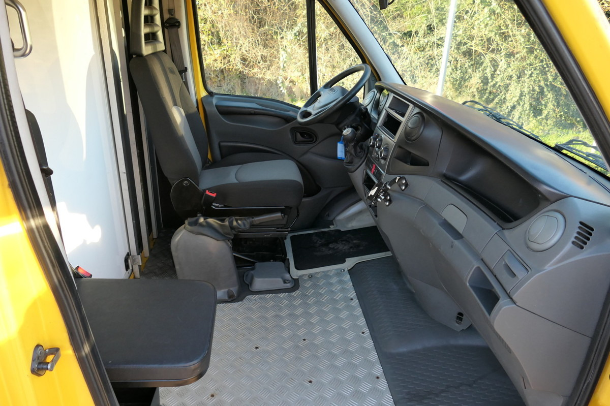 IVECO Daily 35 S11 C30C AUTOMATIK KAMERA Regale LUFT D - Furgoneta: foto 5 IVECO Daily 35 S11 C30C AUTOMATIK KAMERA Regale LUFT D - Furgoneta: foto 5