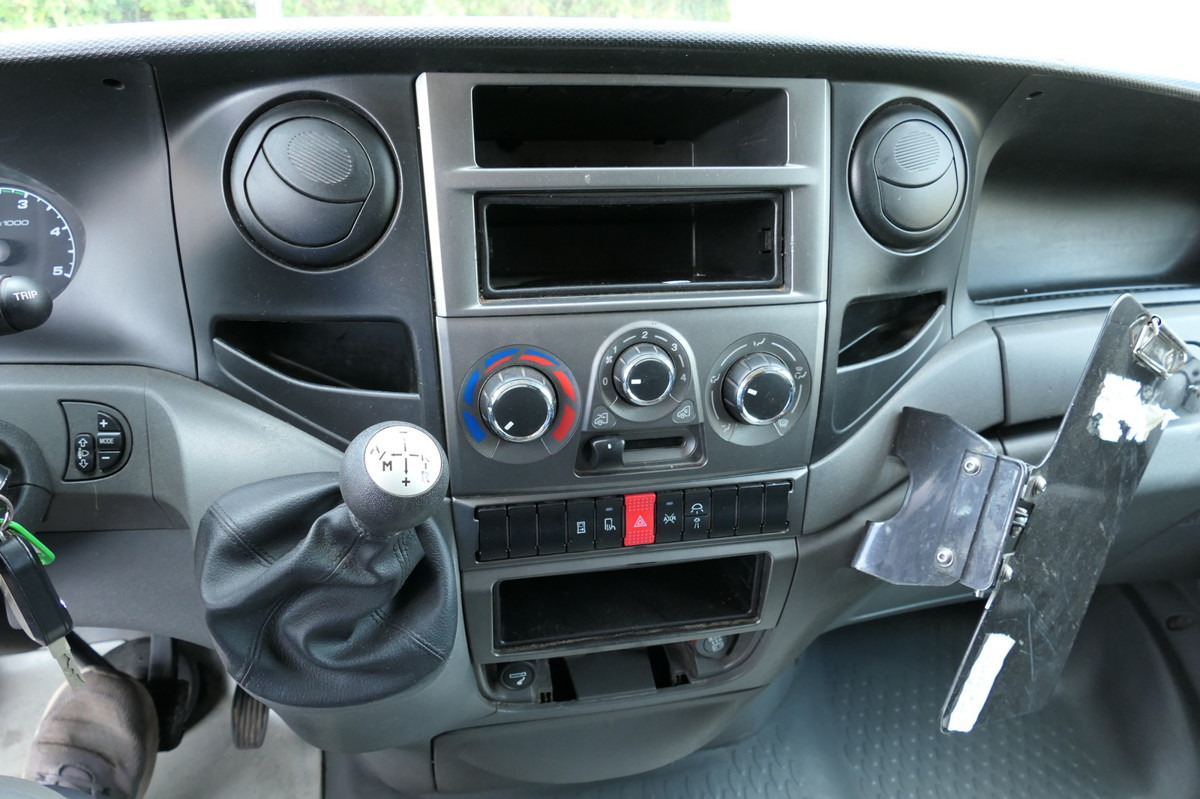 Furgoneta IVECO Daily 35 S11 C30C AUTOMATIK KAMERA Regale LUFT D: foto 9 Furgoneta IVECO Daily 35 S11 C30C AUTOMATIK KAMERA Regale LUFT D: foto 9