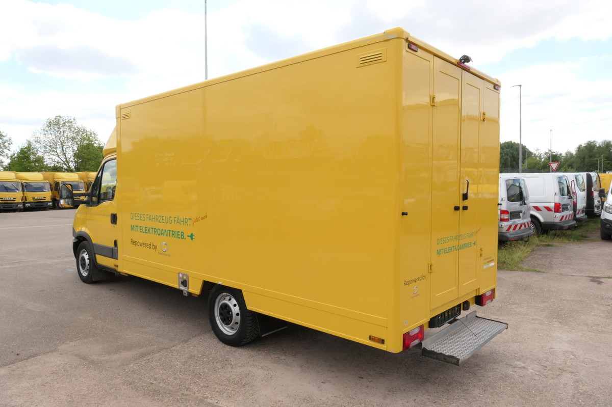 IVECO Daily 35 S11 C30C ELEKTRO COC Umbau Firma Orten - Furgoneta, Furgoneta eléctrica: foto 4 IVECO Daily 35 S11 C30C ELEKTRO COC Umbau Firma Orten - Furgoneta, Furgoneta eléctrica: foto 4