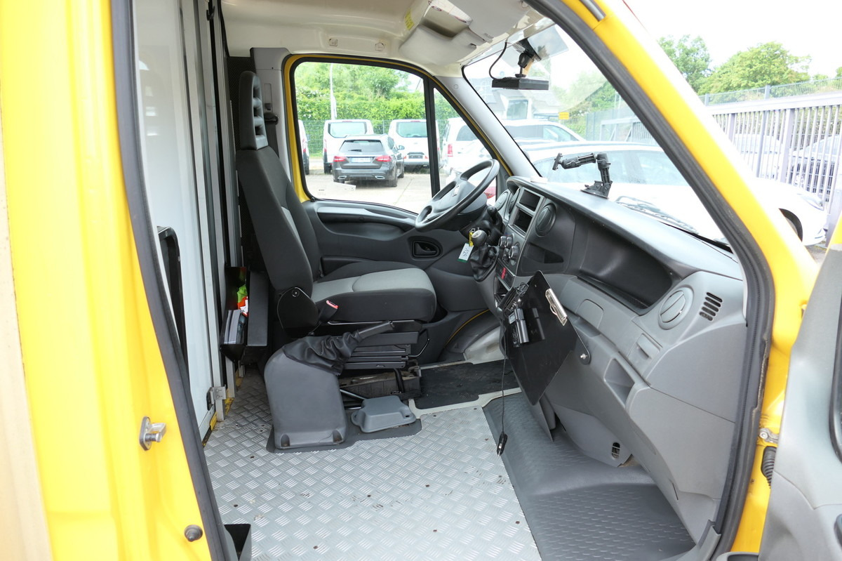IVECO Daily 35 S11 C30C Kurz AUTOMATIK KAMERA Regale L - Furgoneta: foto 5 IVECO Daily 35 S11 C30C Kurz AUTOMATIK KAMERA Regale L - Furgoneta: foto 5