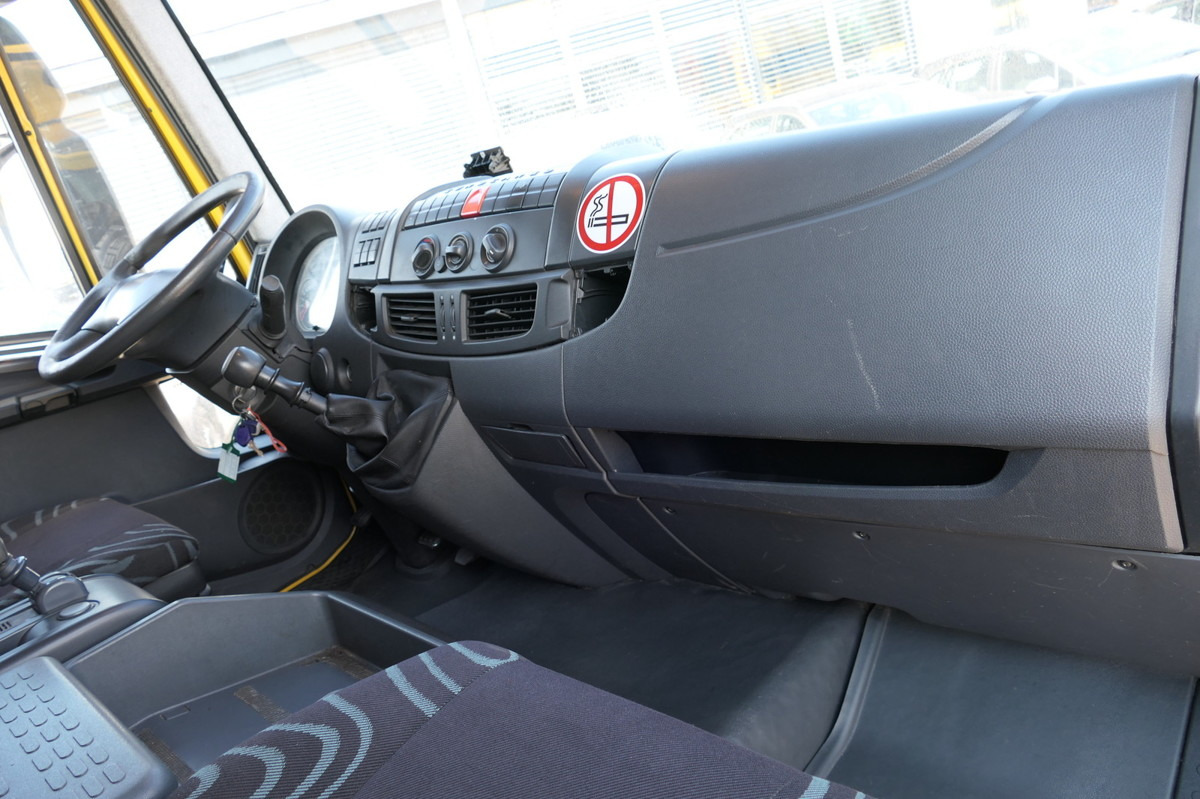 Foto del interior 1: Camión caja cerrada IVECO EuroCargo ML 75 E 16 P LBW LUFT