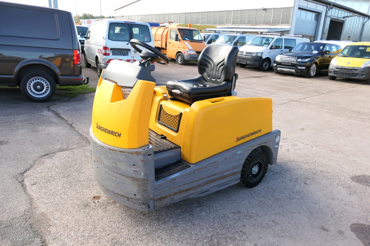 JUNGHEINRICH EZS 570 Schlepper - Remolcadora: foto 2 JUNGHEINRICH EZS 570 Schlepper - Remolcadora: foto 2