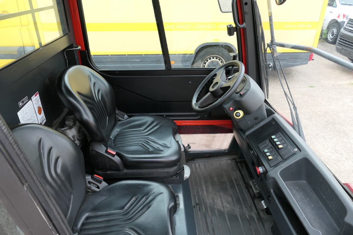 Remolcadora LINDE P250 Schlepper AHK Batterie 10/2022 Schiebetüren: foto 6