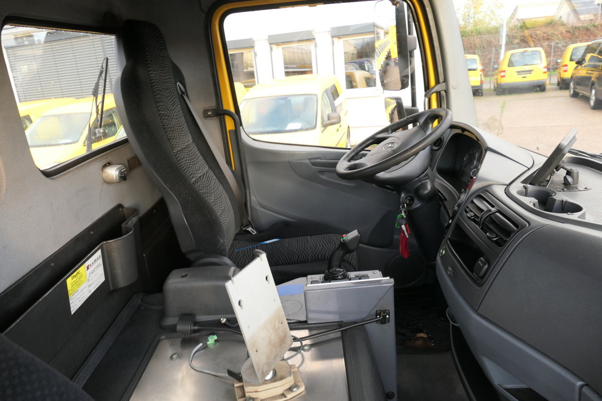 Foto del interior 1: Portacontenedore/ Intercambiable camión MERCEDES-BENZ KAMAG WBH 25 Wiesel Terberg Umsetzfahrz. Sattelk