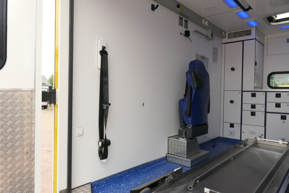 Ambulancia MERCEDES-BENZ Sprinter 519 CDI Klima Krankenwagen: foto 12