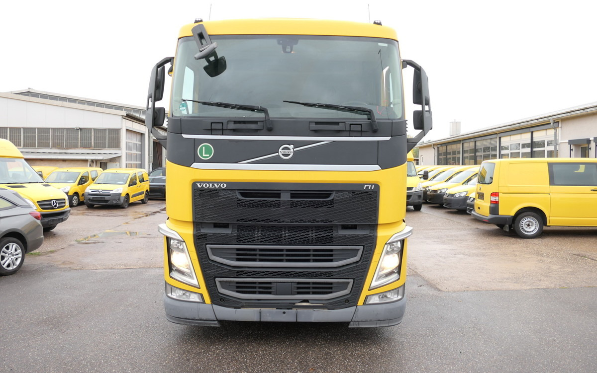 VOLVO FH 26.420 6x2 BDF - Portacontenedore/ Intercambiable camión: foto 2 VOLVO FH 26.420 6x2 BDF - Portacontenedore/ Intercambiable camión: foto 2