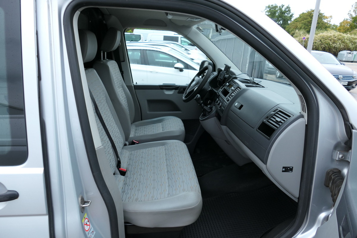 VW T5 Transporter 2.0 TDI KLIMA AHK Werkstatteinbau - Furgoneta pequeña: foto 5 VW T5 Transporter 2.0 TDI KLIMA AHK Werkstatteinbau - Furgoneta pequeña: foto 5
