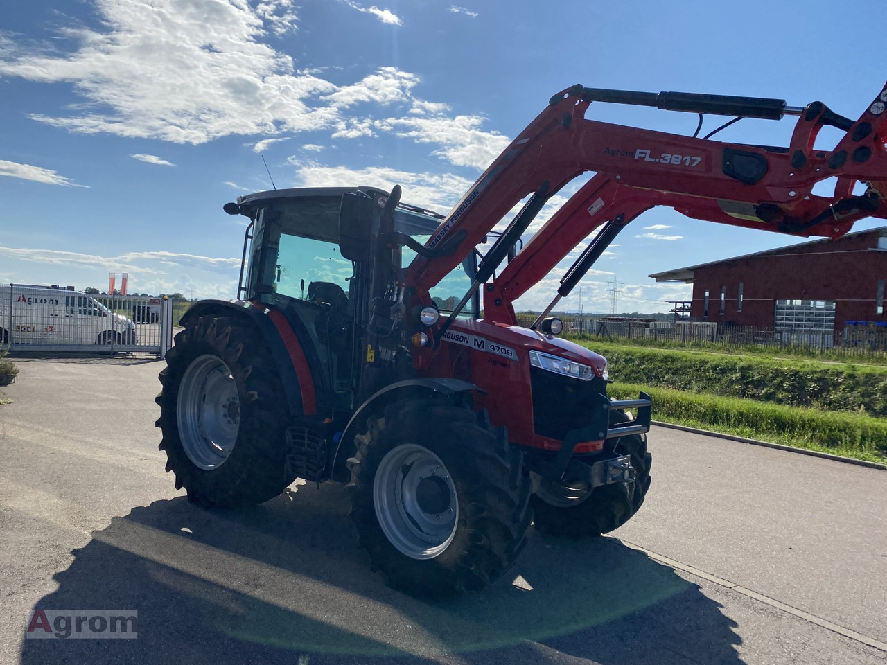 Tractor Massey Ferguson 4709: foto 8