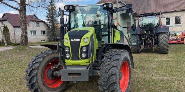 Claas Arion 440 su Claas FL120c fr. - Tractor: foto 1 Claas Arion 440 su Claas FL120c fr. - Tractor: foto 1