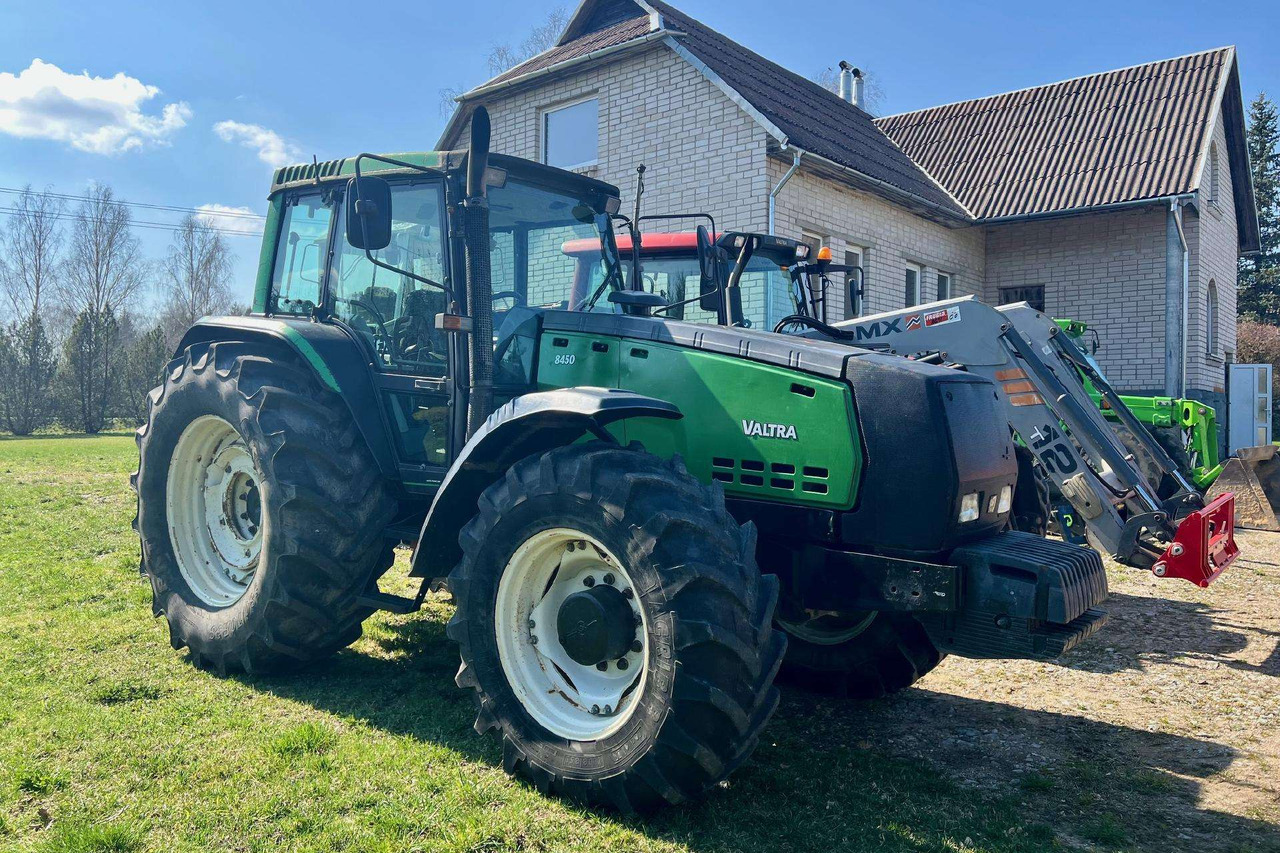Valtra 8450 Mega - Tractor: foto 1 Valtra 8450 Mega - Tractor: foto 1