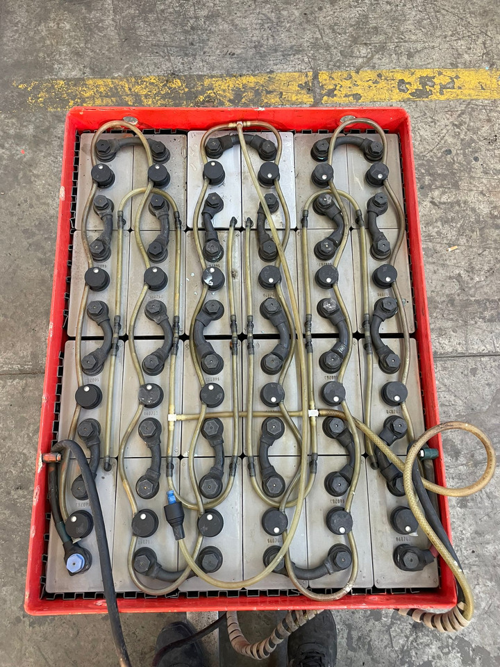 LINDE E 16 C-01 (batt. 2017) - Carretilla elevadora eléctrica: foto 5 LINDE E 16 C-01 (batt. 2017) - Carretilla elevadora eléctrica: foto 5