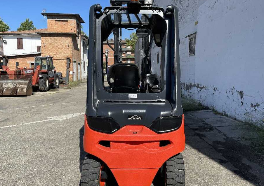 Linde E 25 -387 (Batteria NUOVA) - Carretilla elevadora eléctrica: foto 5 Linde E 25 -387 (Batteria NUOVA) - Carretilla elevadora eléctrica: foto 5