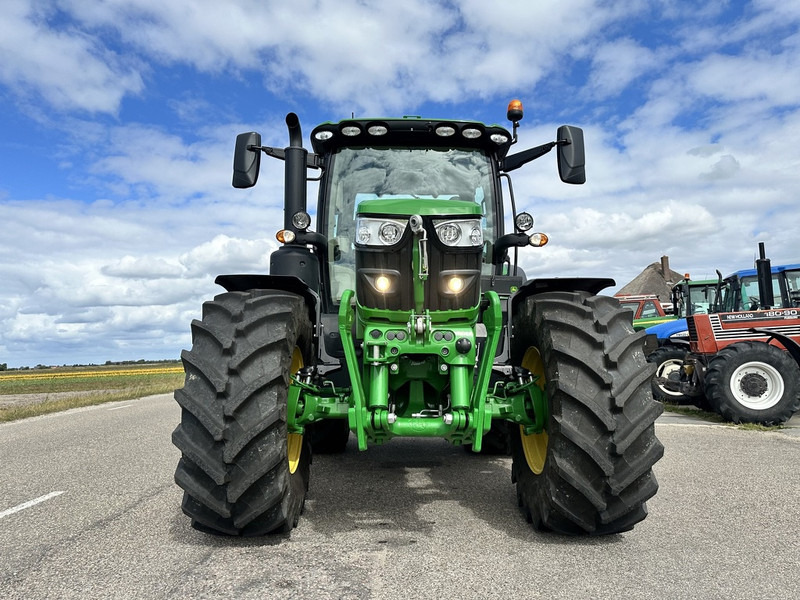 John Deere 6R150 - Tractor: foto 3 John Deere 6R150 - Tractor: foto 3