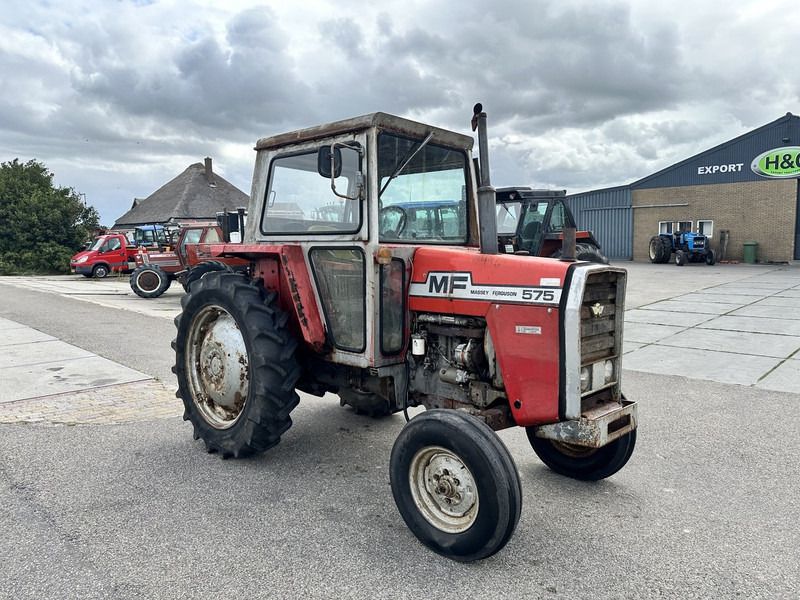 Massey Ferguson 575 - Tractor: foto 3 Massey Ferguson 575 - Tractor: foto 3