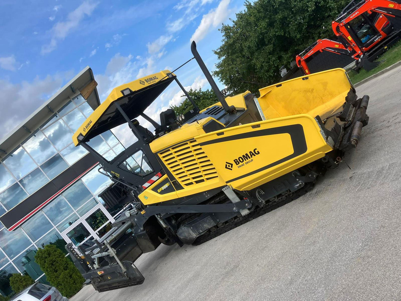 Bomag BF700 C-3 - Pavimentadora de asfalto: foto 4 Bomag BF700 C-3 - Pavimentadora de asfalto: foto 4