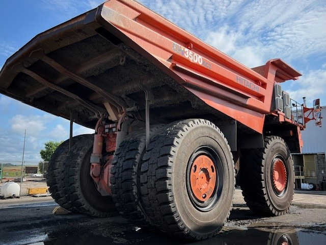 Hitachi EH3500ACII - Dúmper: foto 4 Hitachi EH3500ACII - Dúmper: foto 4