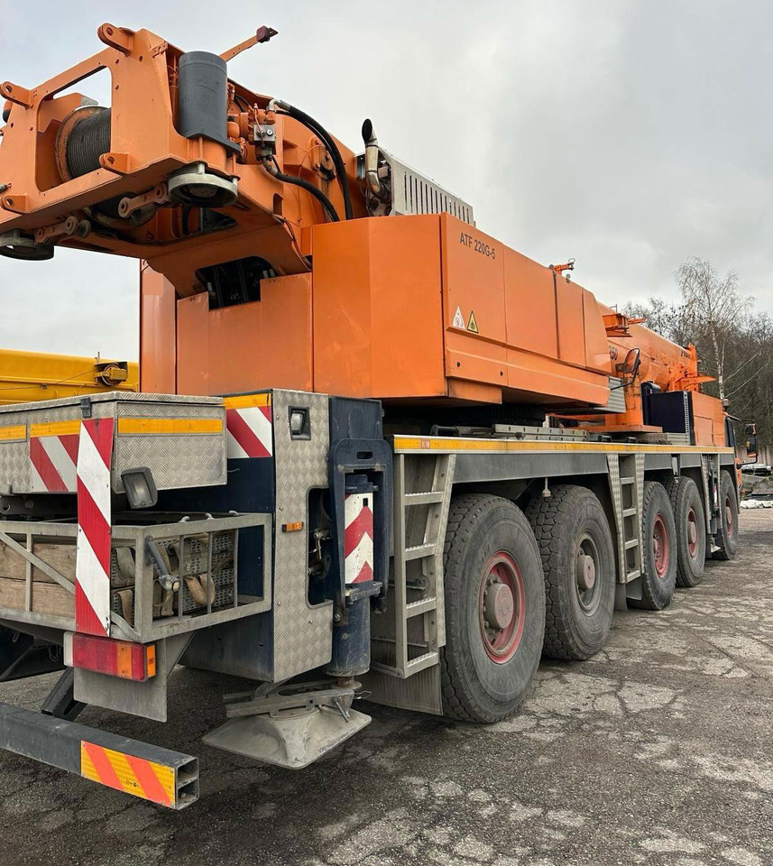 Tadano Faun ATF 220G-5 - Autogrúa: foto 5 Tadano Faun ATF 220G-5 - Autogrúa: foto 5