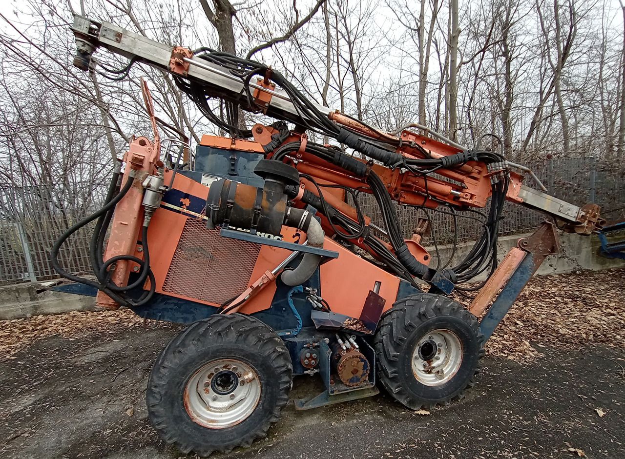 Tamrock Commando 300 - Perforadora: foto 2 Tamrock Commando 300 - Perforadora: foto 2