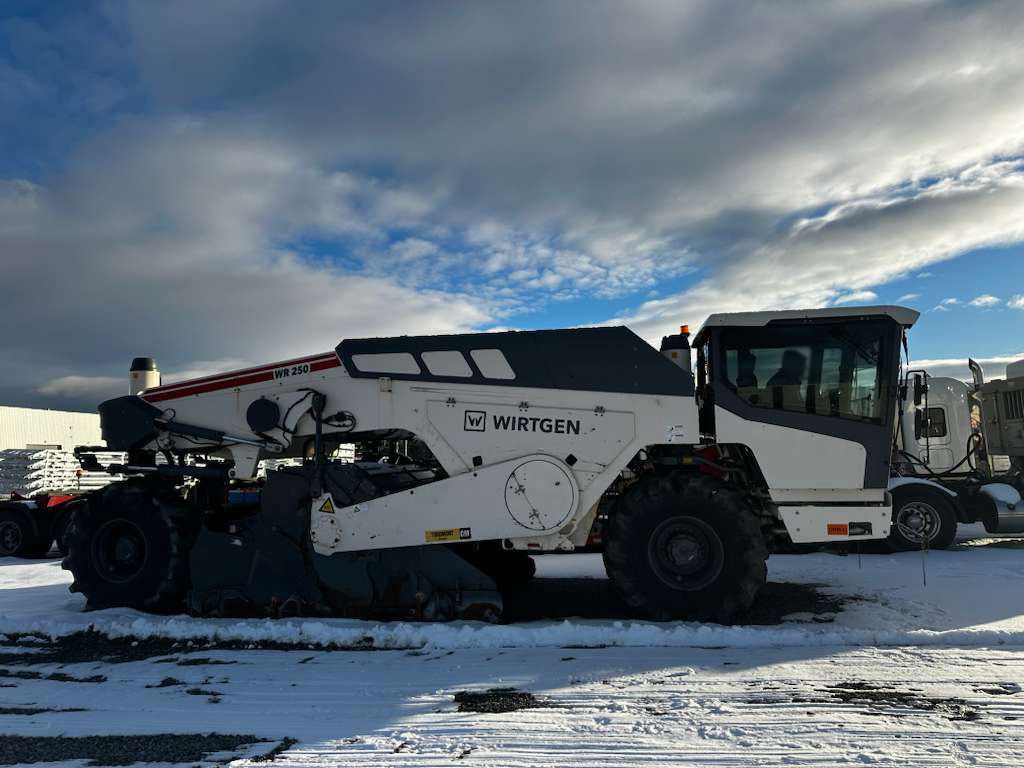 Wirtgen WR 250 - Estabilizador de suelos: foto 1 Wirtgen WR 250 - Estabilizador de suelos: foto 1