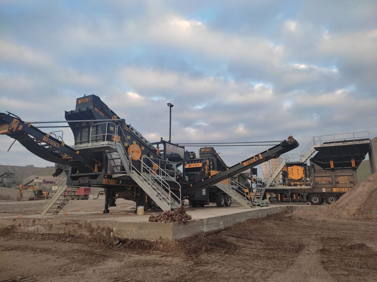 Trituradora móvil nuevo FABO Mobile crusher: foto 11 Trituradora móvil nuevo FABO Mobile crusher: foto 11